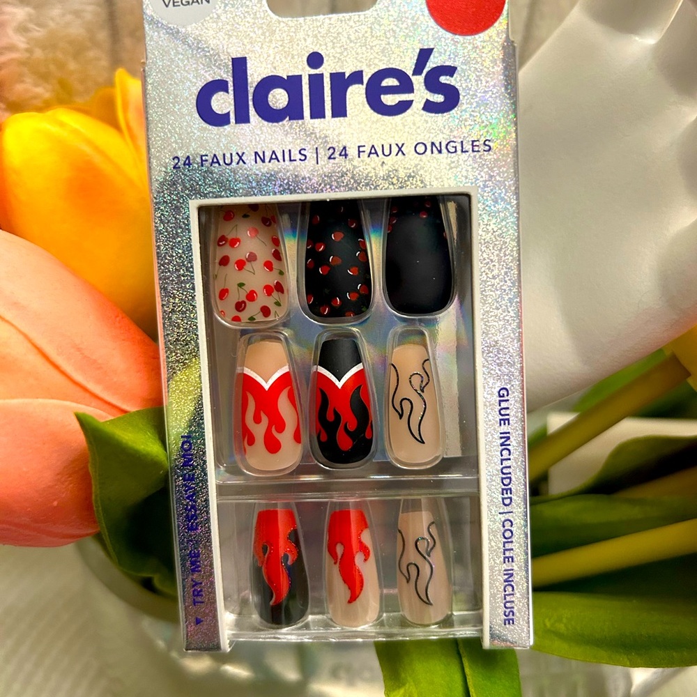 Claire's Red and Black Flame Faux Nails Set